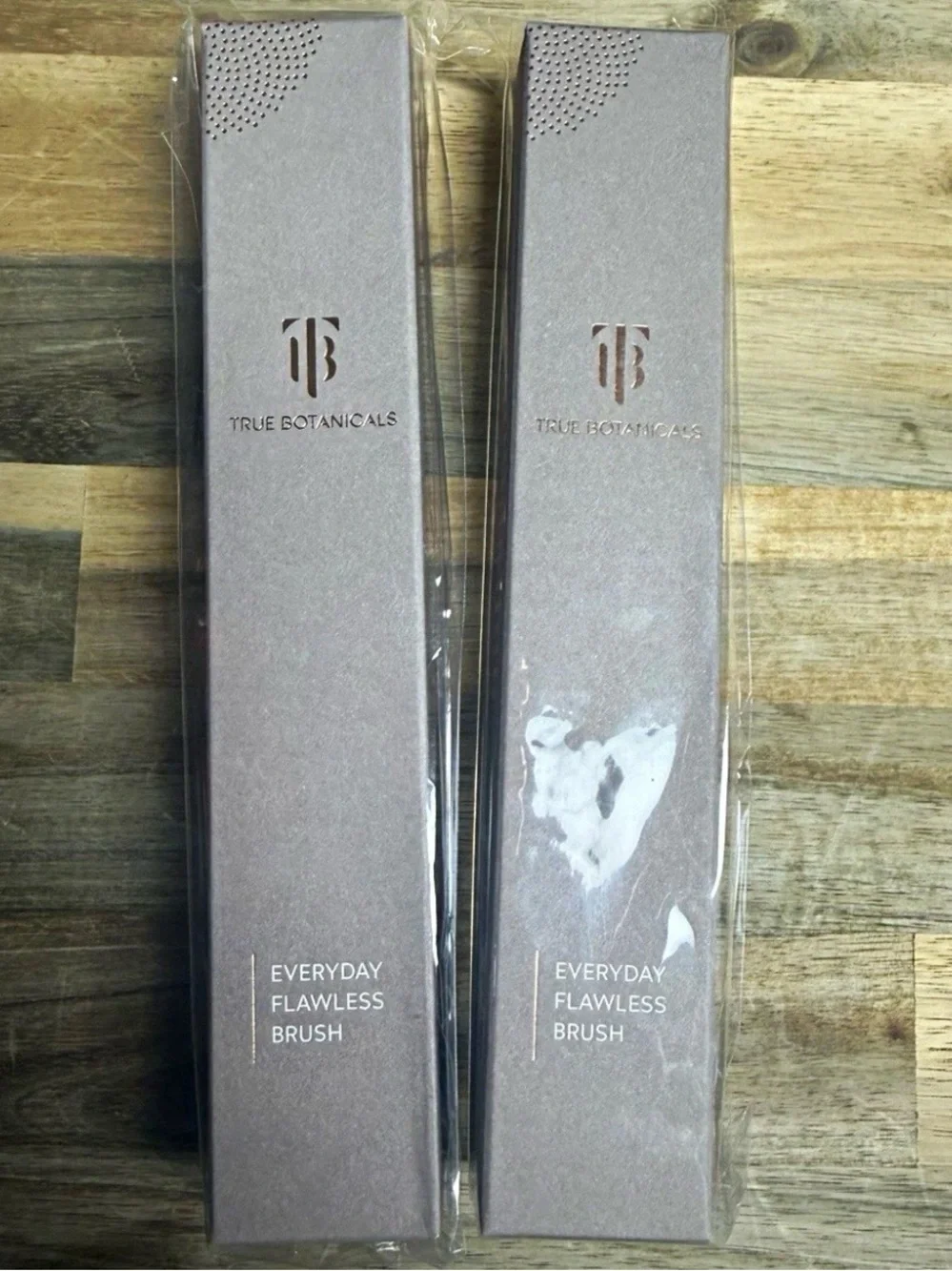 TWO True Botanicals Everyday Flawless Makeup Brush Vegan Cruelty-Free in Box
